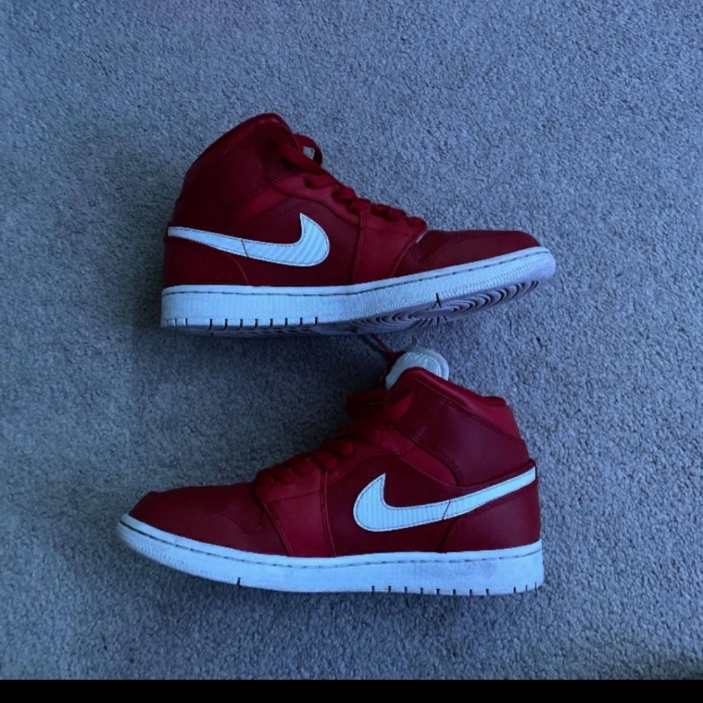 SOLD Air Jordan shoes - Picture 1 of 7